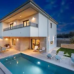 New 2026 Casa Mare With Private Heated Pool *