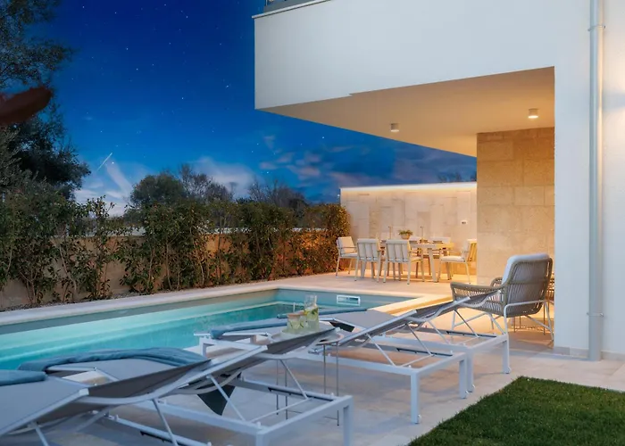 New 2026 Casa Mare With Private Heated Pool Malinska