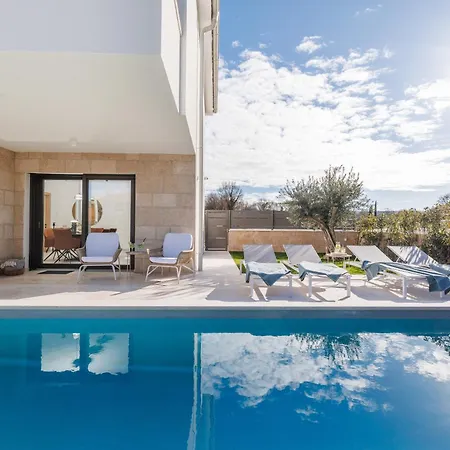 فيلة New 2026 Casa Mare With Private Heated Pool مالينسكا