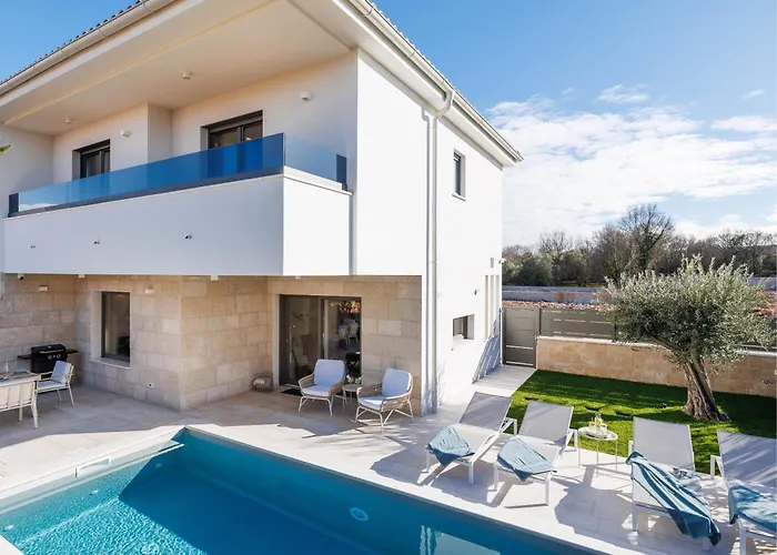 New 2026 Casa Mare With Private Heated Pool * مالينسكا