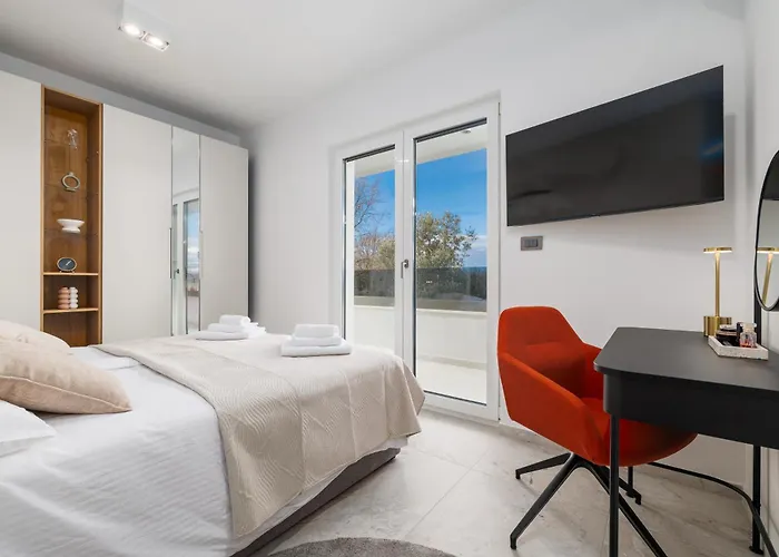 New 2026 Casa Mare With Private Heated Pool * مالينسكا