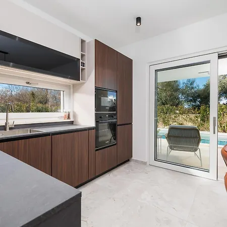 New 2026 Casa Mare With Private Heated Pool Villa Malinska