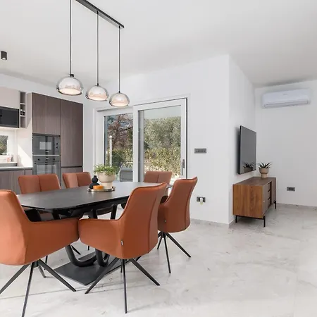 New 2026 Casa Mare With Private Heated Pool * Malinska